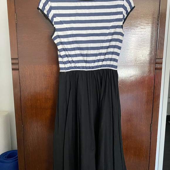 EShakti embroidered size 6 dress with pockets - Picture 2 of 4